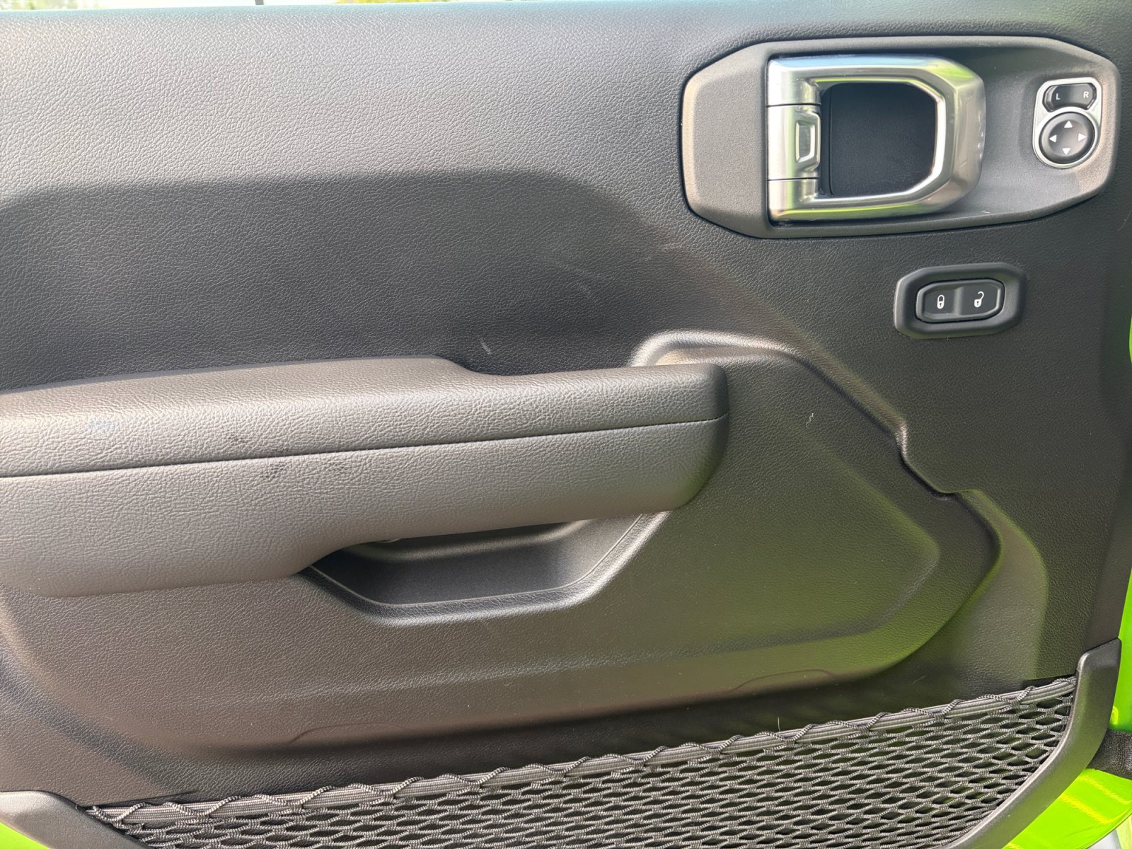 Used 2025 Jeep Wrangler Unlimited Rubicon w/ XTREMEE 35" Tire Package AWD/4WD image 12