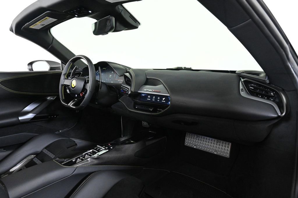 Used 2024 Ferrari SF90 Spider image 17