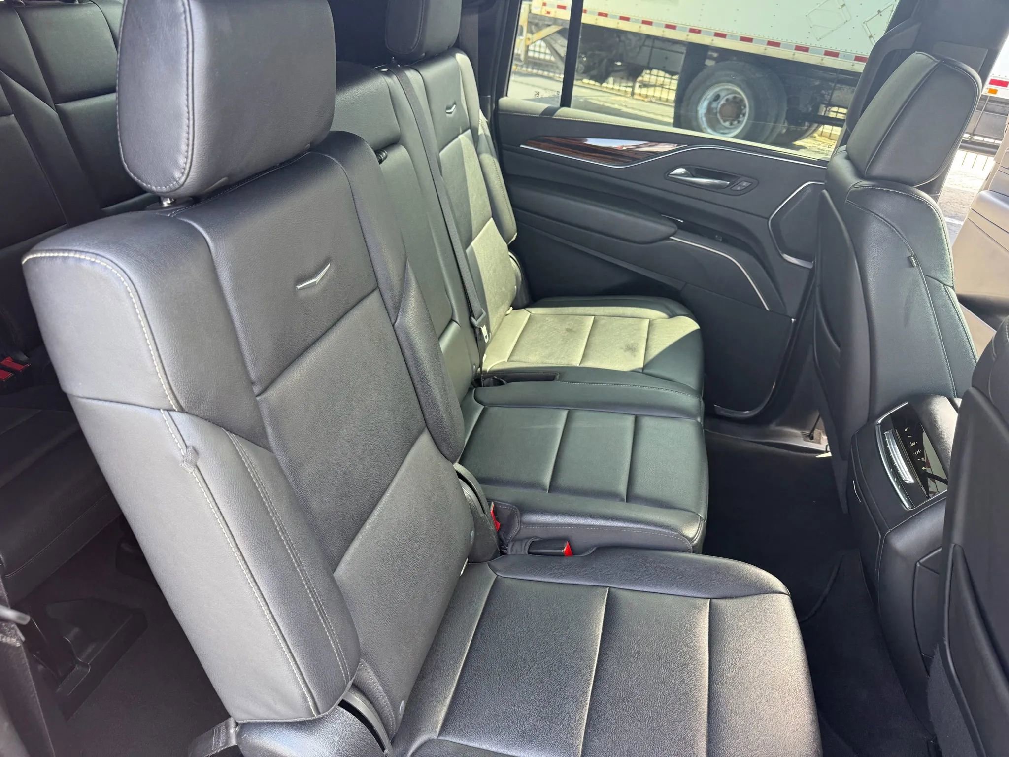 Used 2022 Cadillac Escalade ESV Luxury image 13