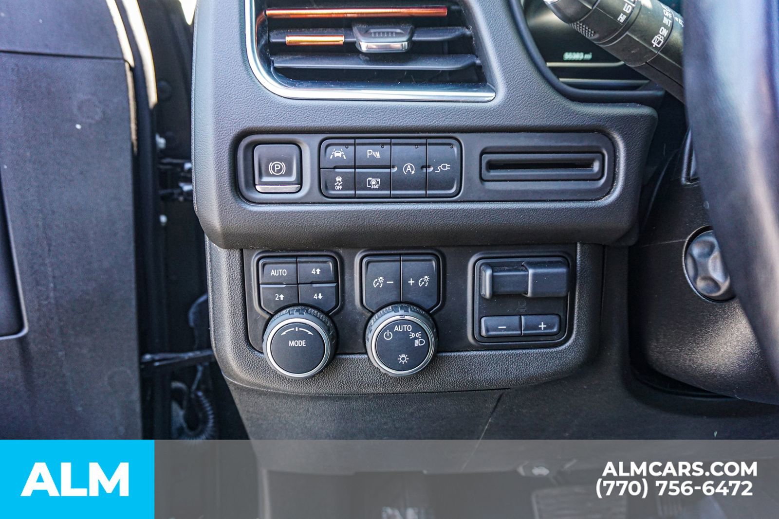 Used 2022 Chevrolet Suburban RST w/ Sport Performance Package AWD/4WD image 39