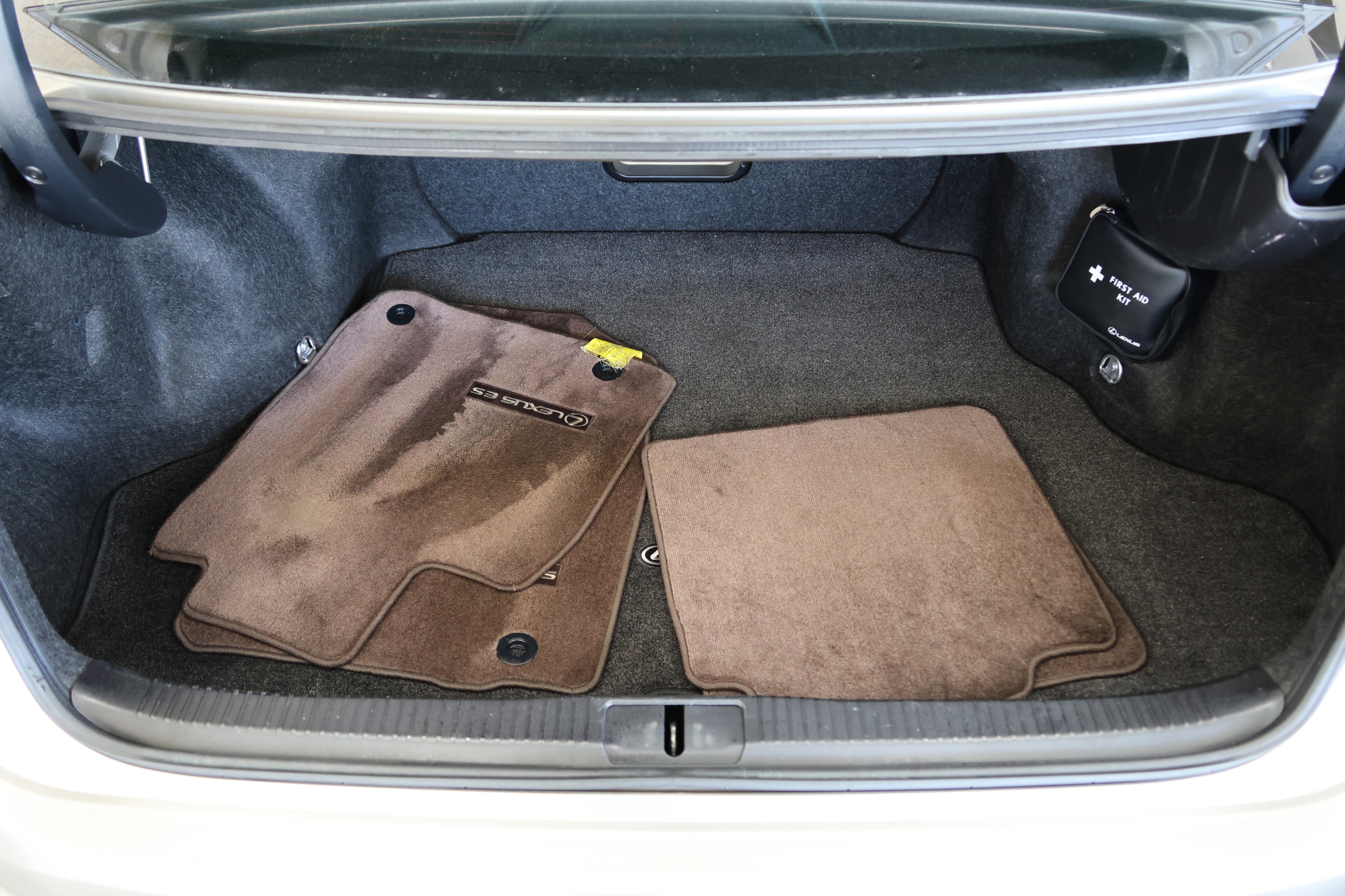 Used 2018 Lexus ES 350 350 w/ Luxury Package w/Wood Trim image 38