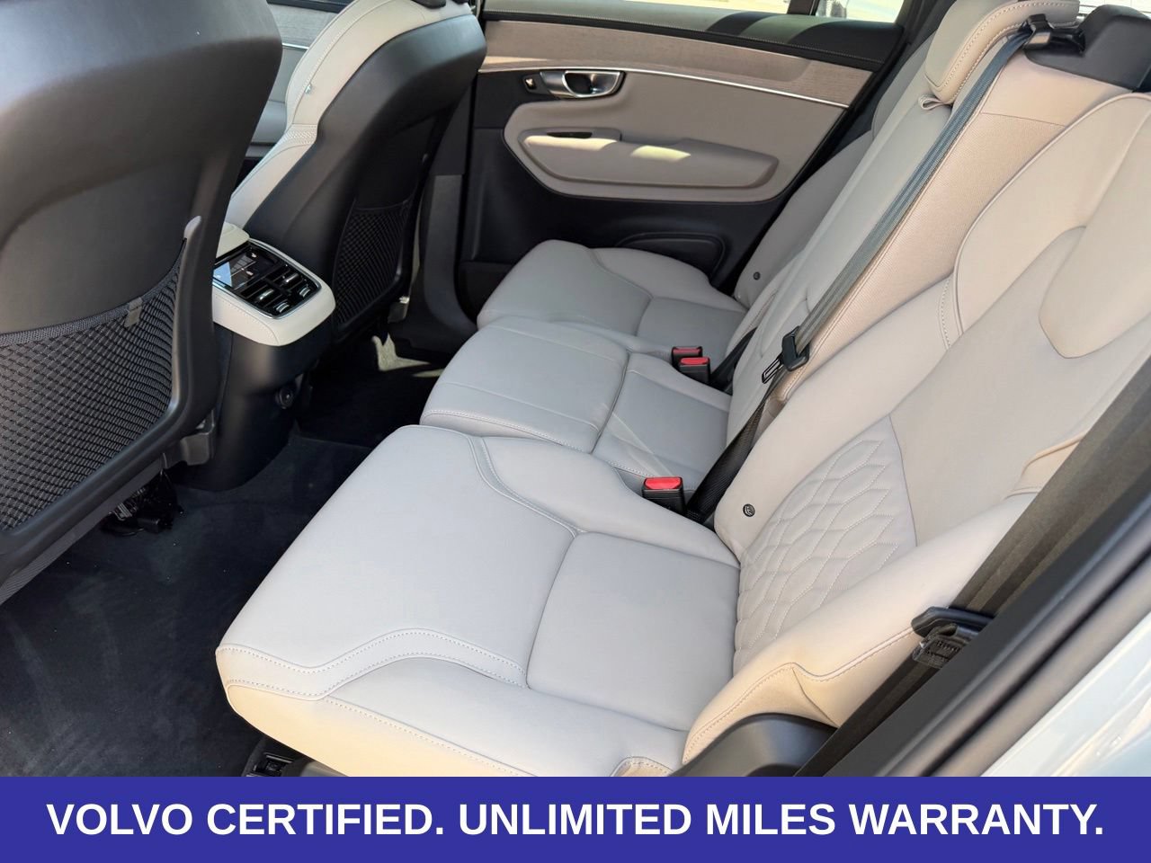 Certified 2026 Volvo XC90 B6 Plus w/ Protection Package Premier AWD/4WD image 29