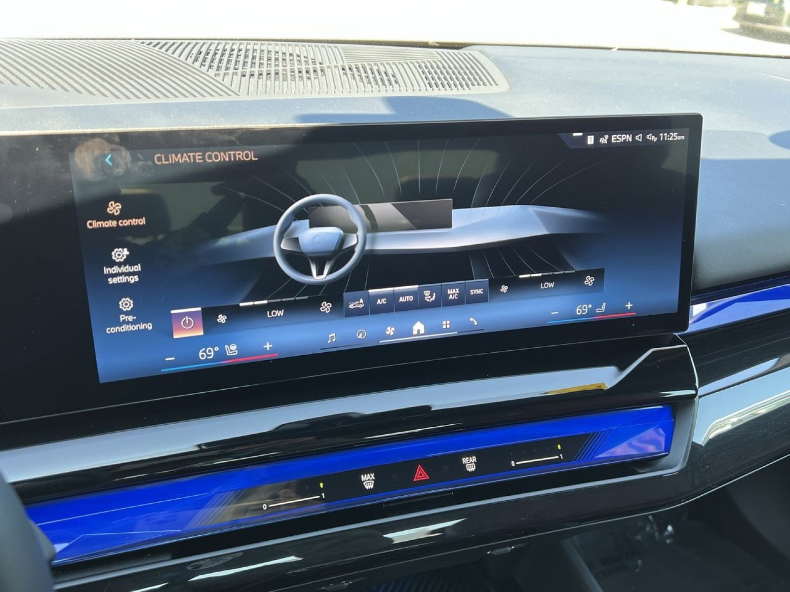 Used 2025 BMW i5 xDrive40 w/ Premium Package AWD/4WD image 22