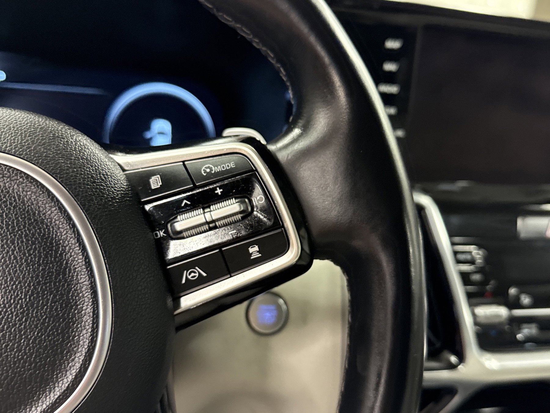 Used 2023 Kia Sorento SX Prestige image 11