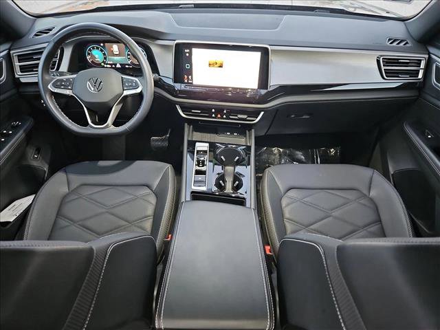 Used 2025 Volkswagen Atlas Cross Sport SE image 18