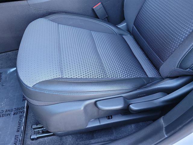 Used 2025 Chevrolet Trax LT image 4