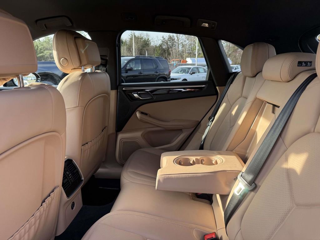 Used 2019 Porsche Macan image 17