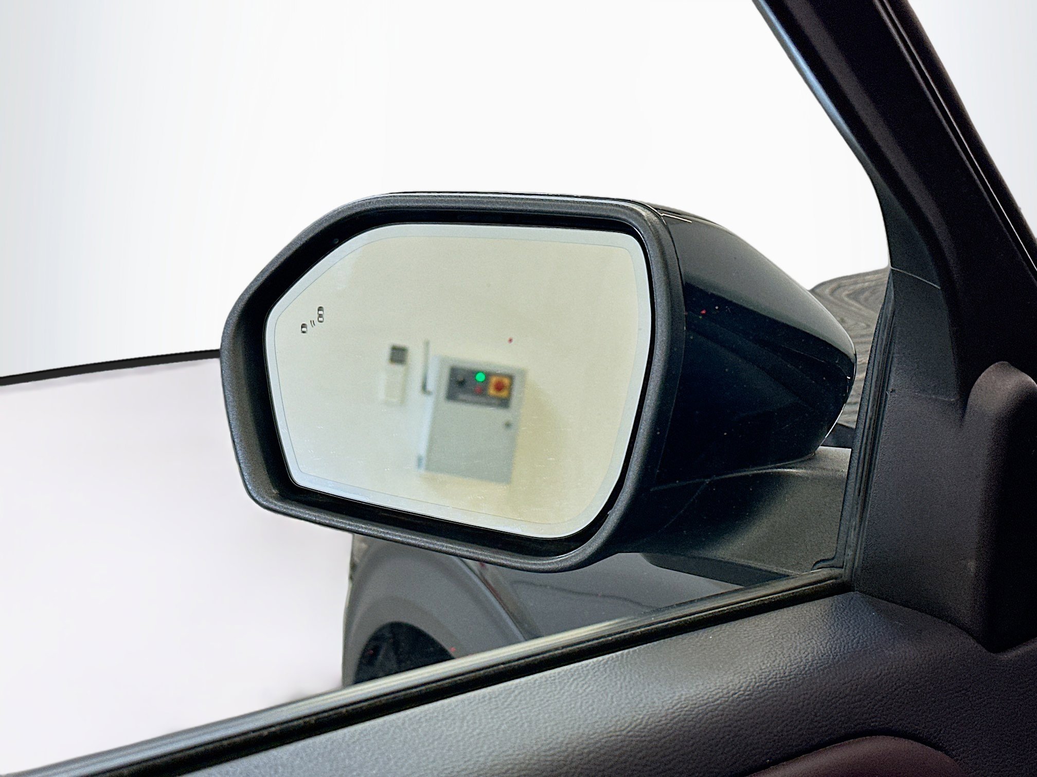 Used 2025 Ford Explorer Platinum w/ LUX Leather Package image 16