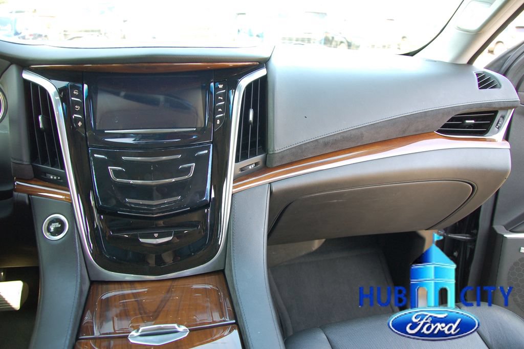 Used 2016 Cadillac Escalade Luxury AWD/4WD image 20