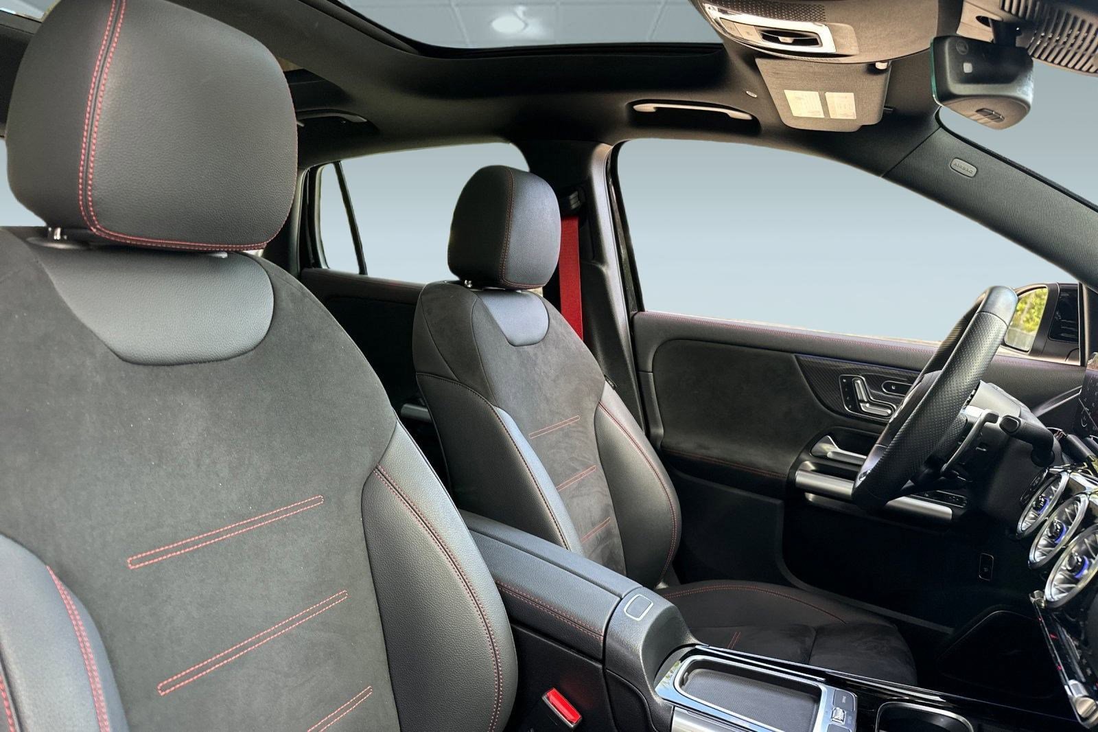 Certified 2025 Mercedes-Benz GLA 35 AMG 4MATIC image 31