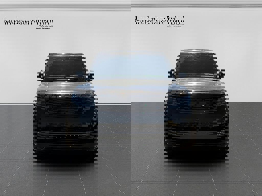 Used 2025 Land Rover Range Rover Long Wheelbase SE image 2