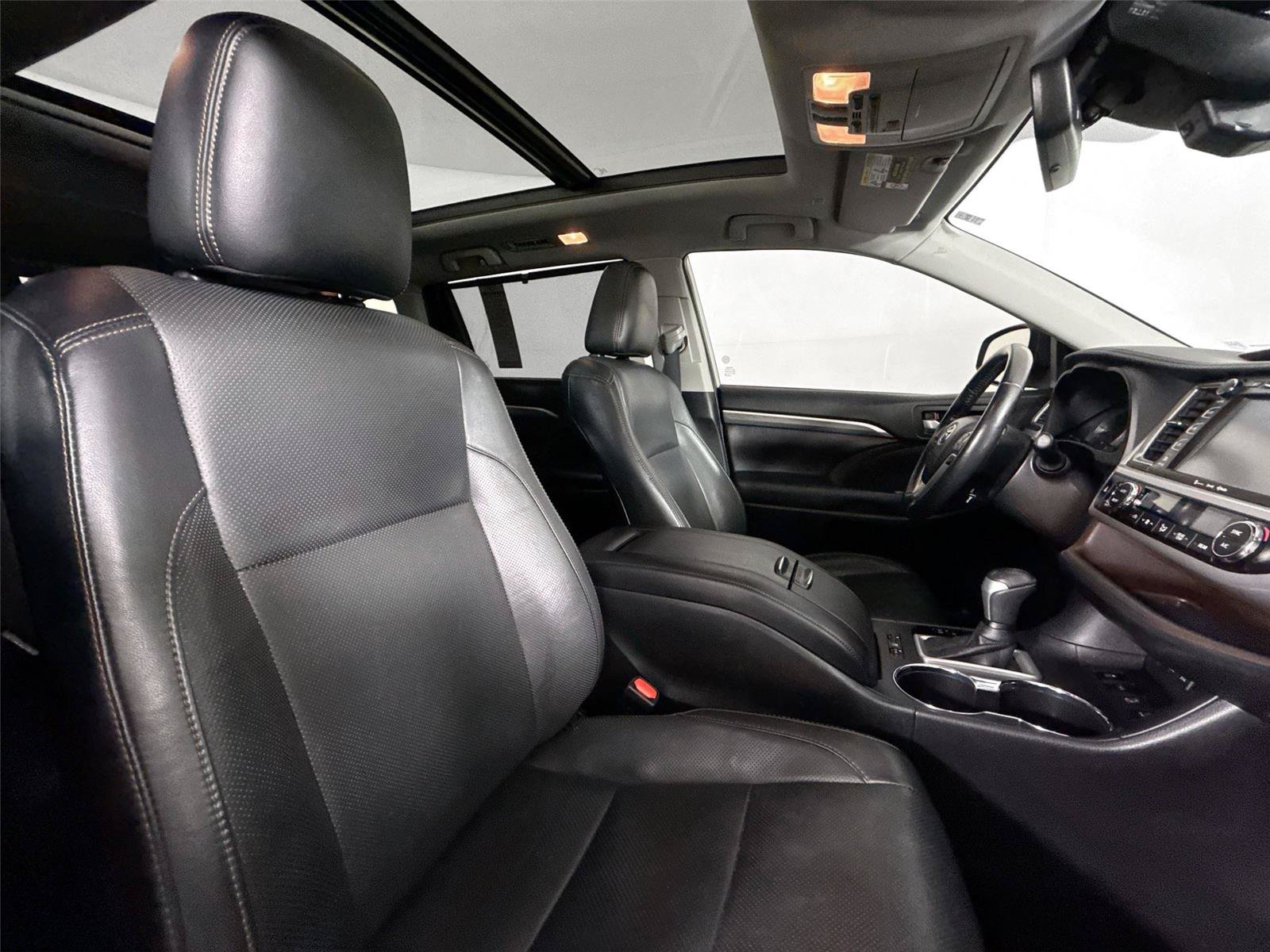Used 2019 Toyota Highlander Limited Platinum AWD/4WD image 44