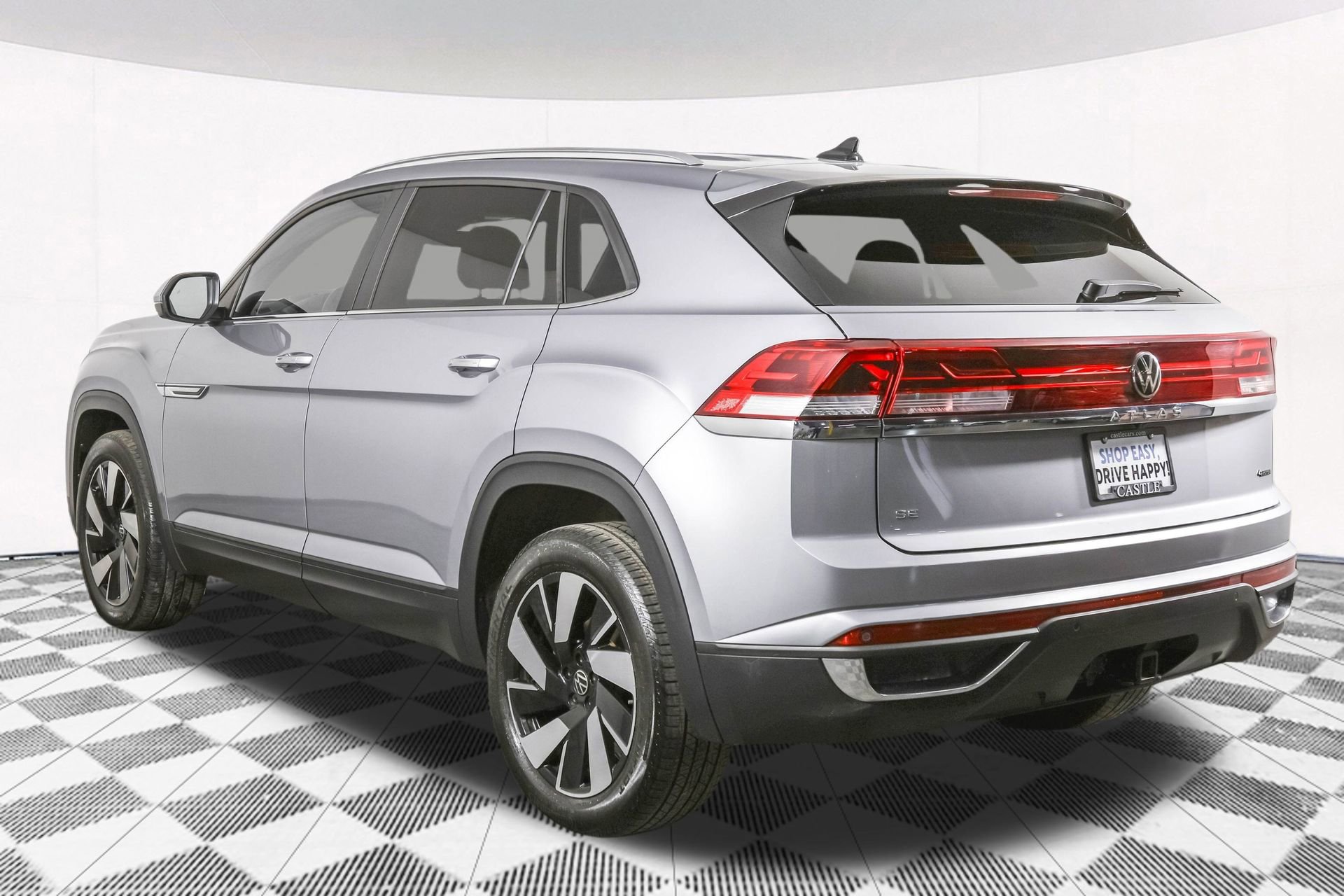 Used 2024 Volkswagen Atlas Cross Sport SE image 16