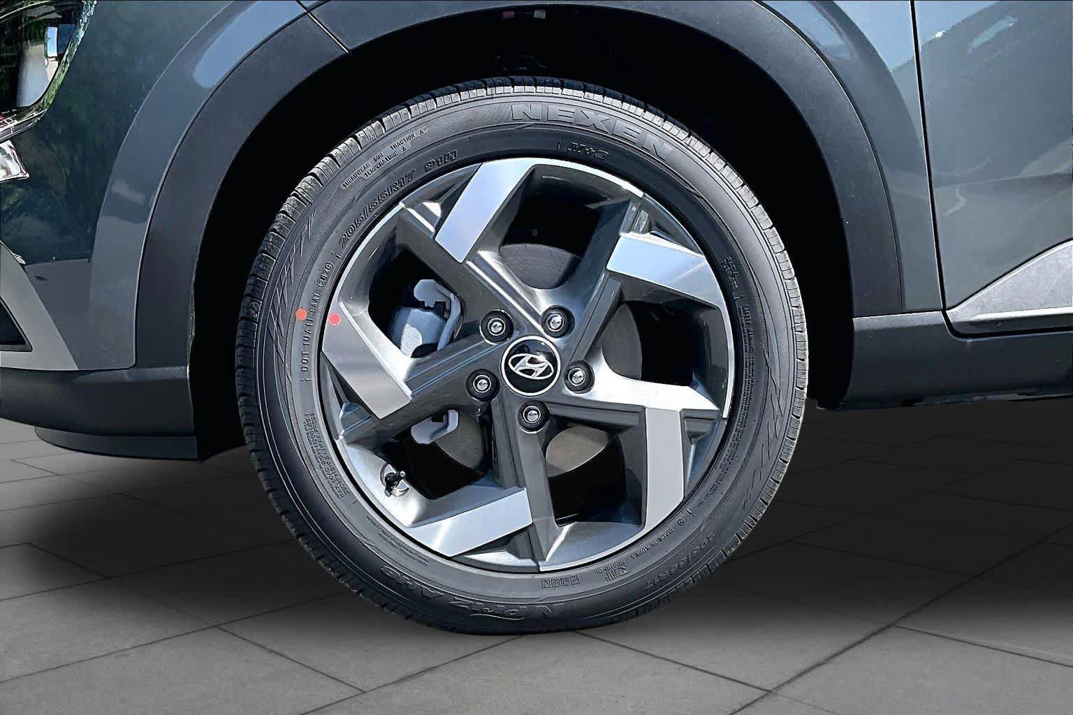 New 2026 Hyundai Venue SEL FWD image 9