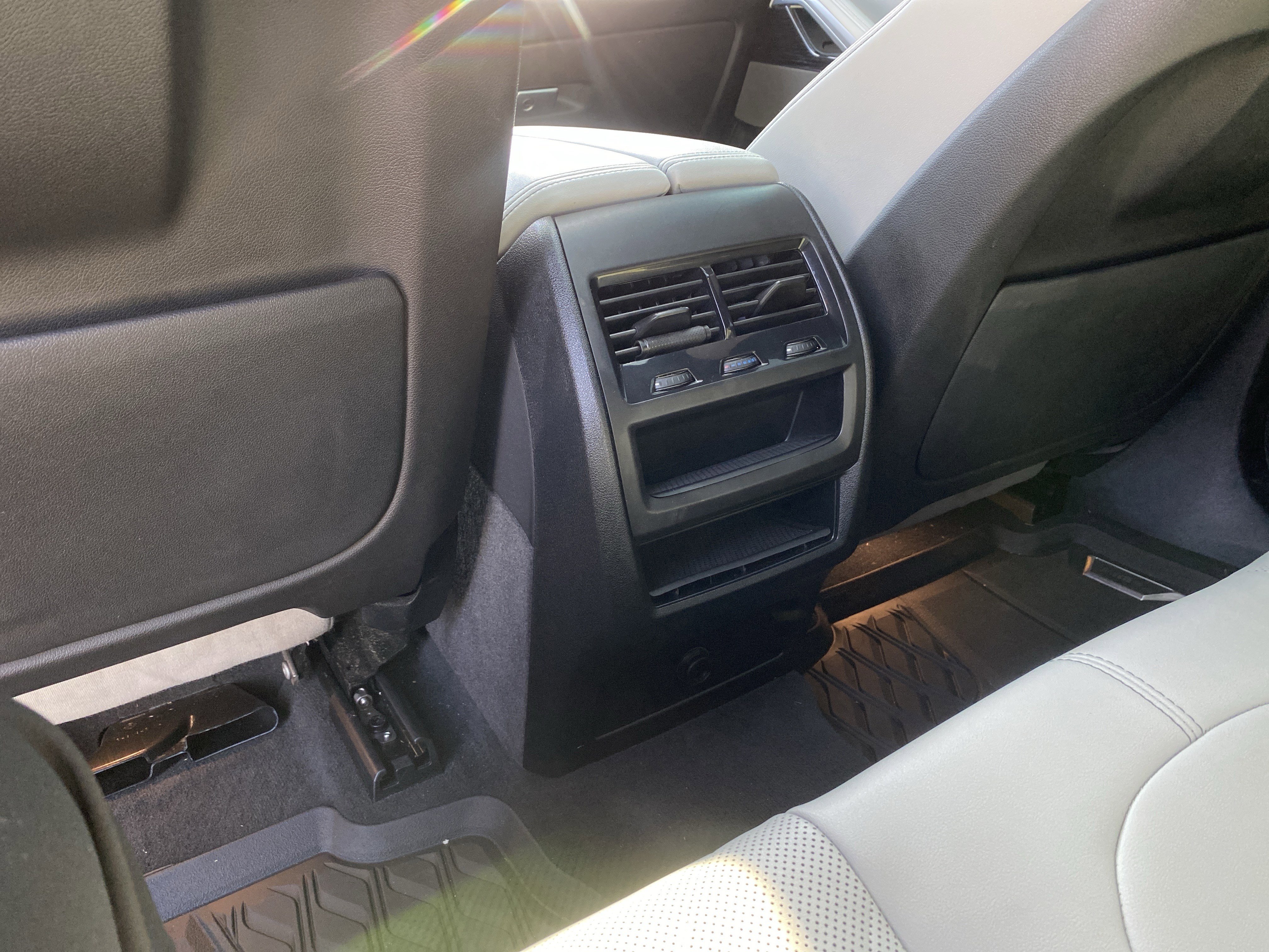 Used 2024 BMW X6 xDrive40i w/ M Sport Professional Package image 26