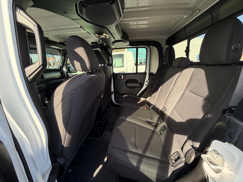 Used 2023 Jeep Gladiator Sport image 13