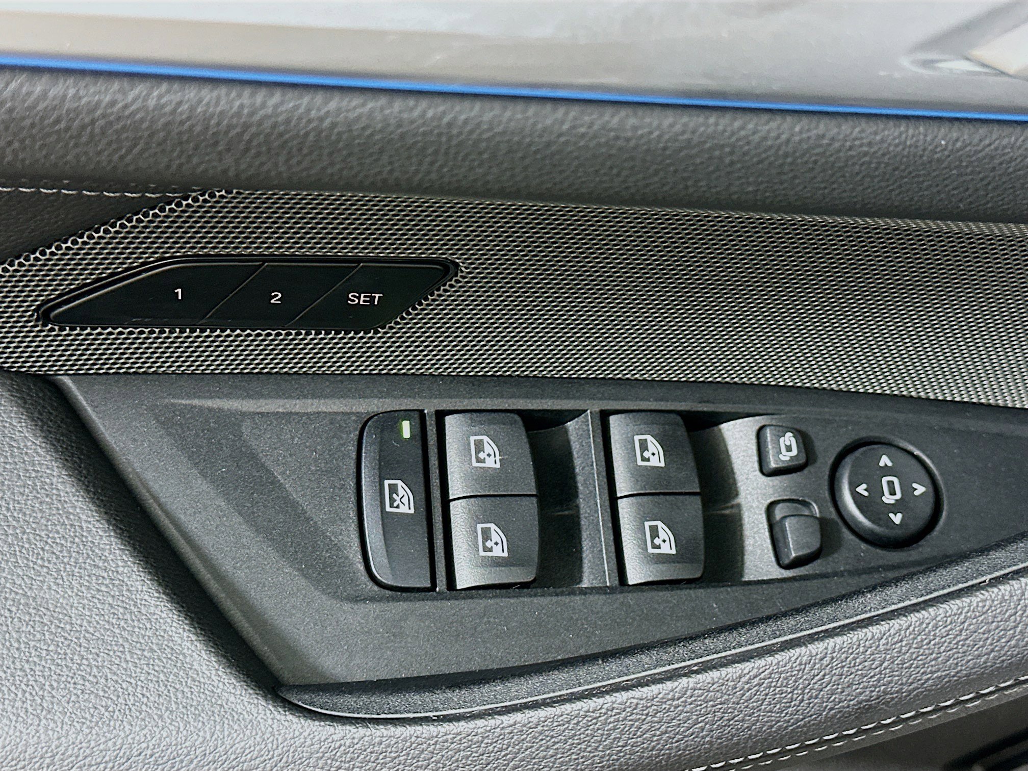 Used 2025 BMW i4 xDrive40i image 15