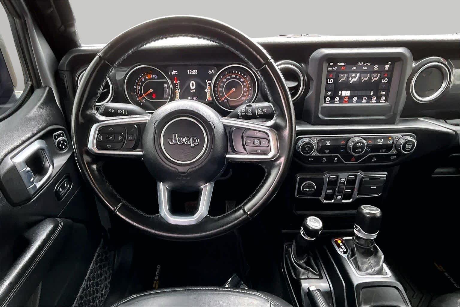 Used 2020 Jeep Wrangler Unlimited Sahara AWD/4WD image 5
