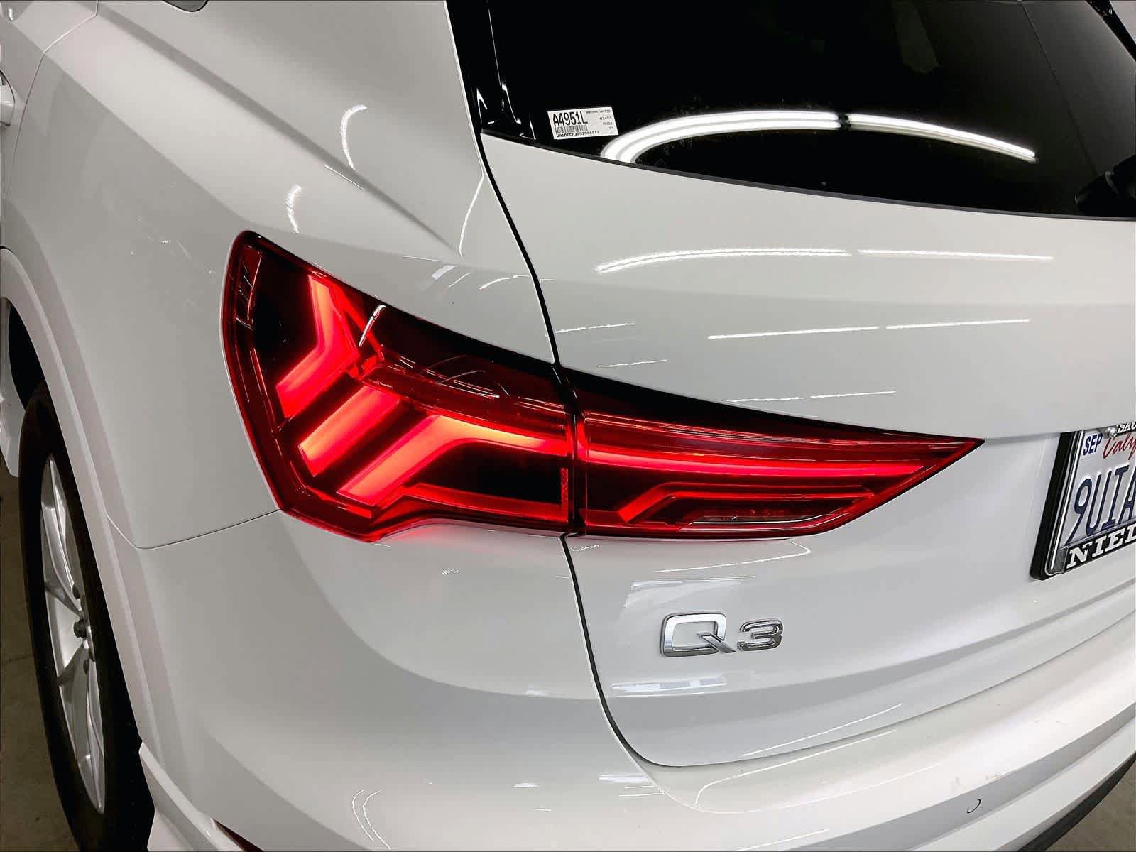 Certified 2025 Audi Q3 2.0T Premium w/ Convenience Package AWD/4WD image 29
