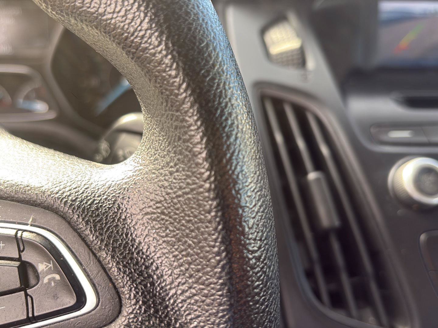 Used 2016 Ford Focus SE FWD image 27