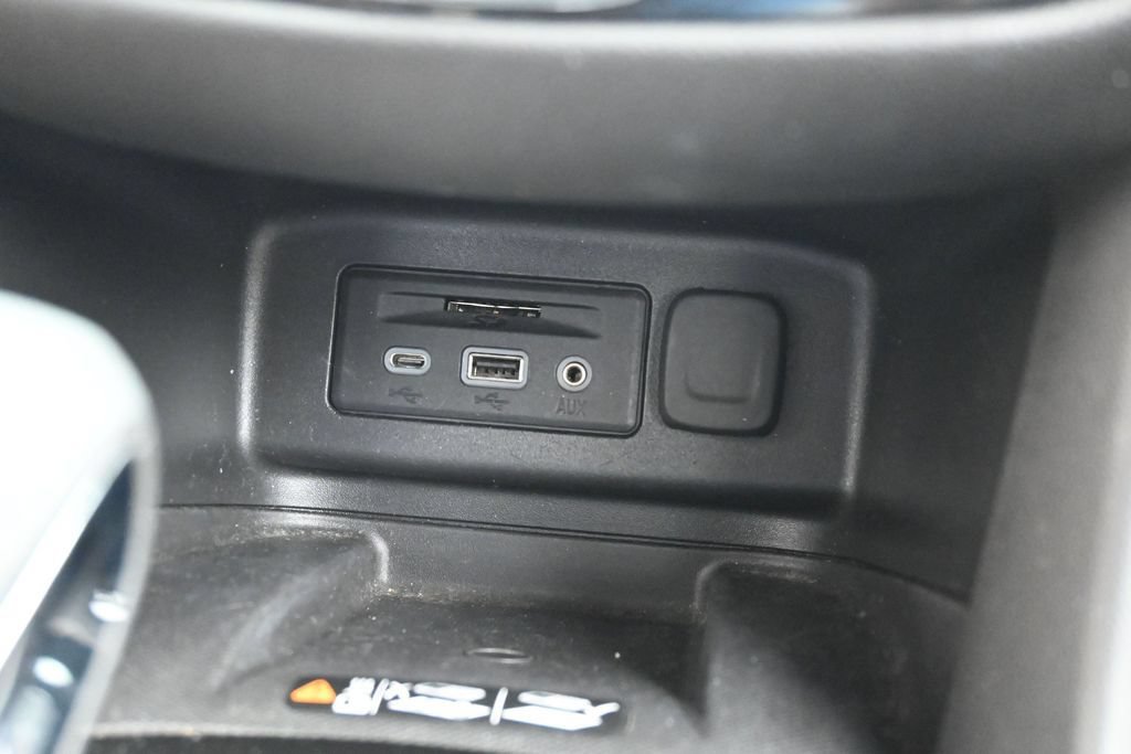 Used 2022 Chevrolet Equinox Premier FWD image 32