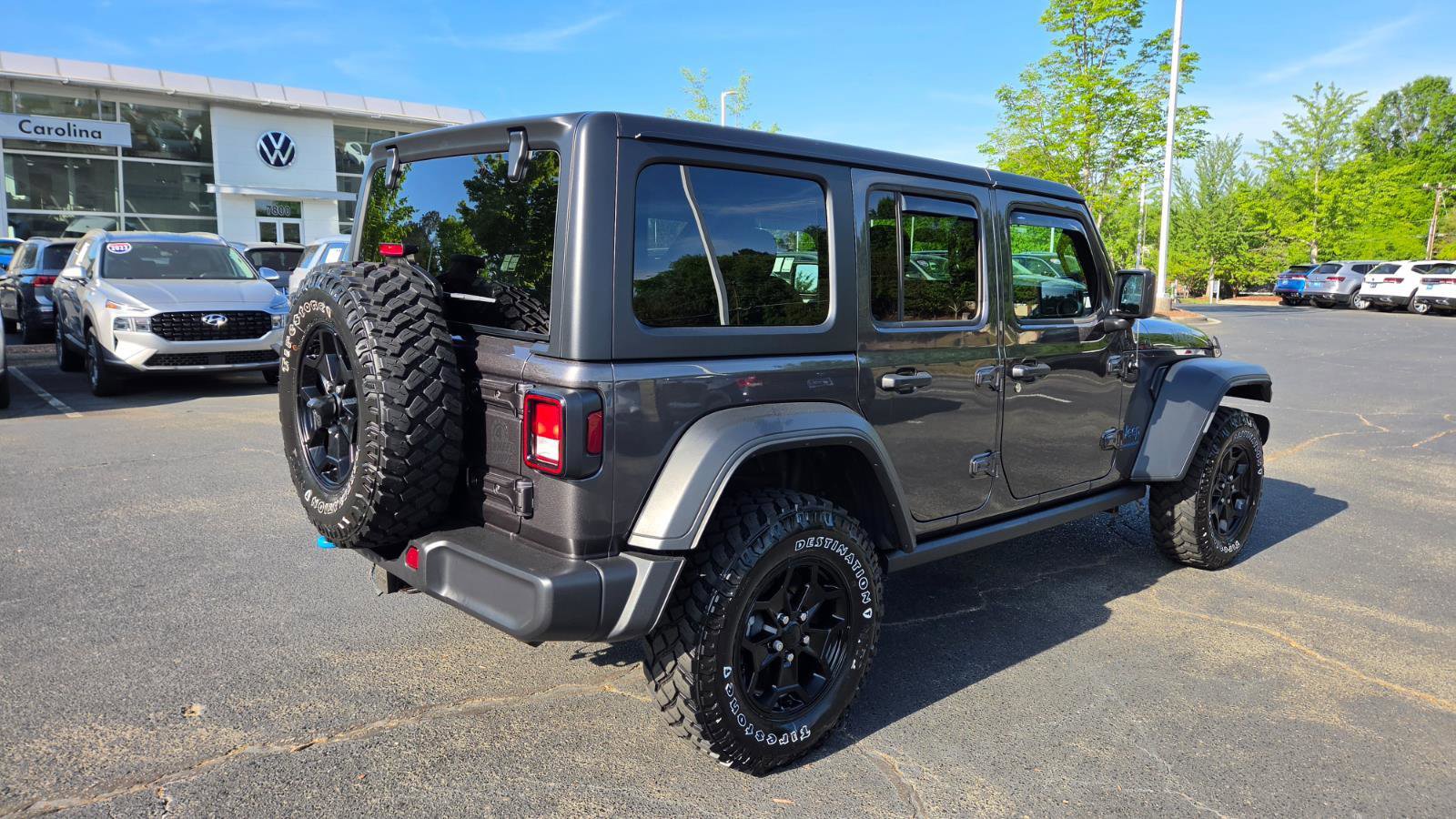 Used 2023 Jeep Wrangler Unlimited w/ Cold Weather Group image 6