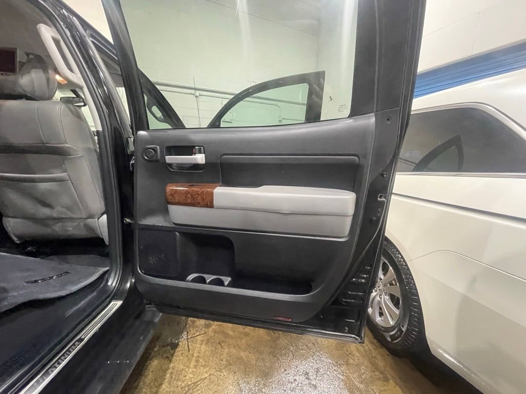 Used 2013 Toyota Tundra Platinum image 12