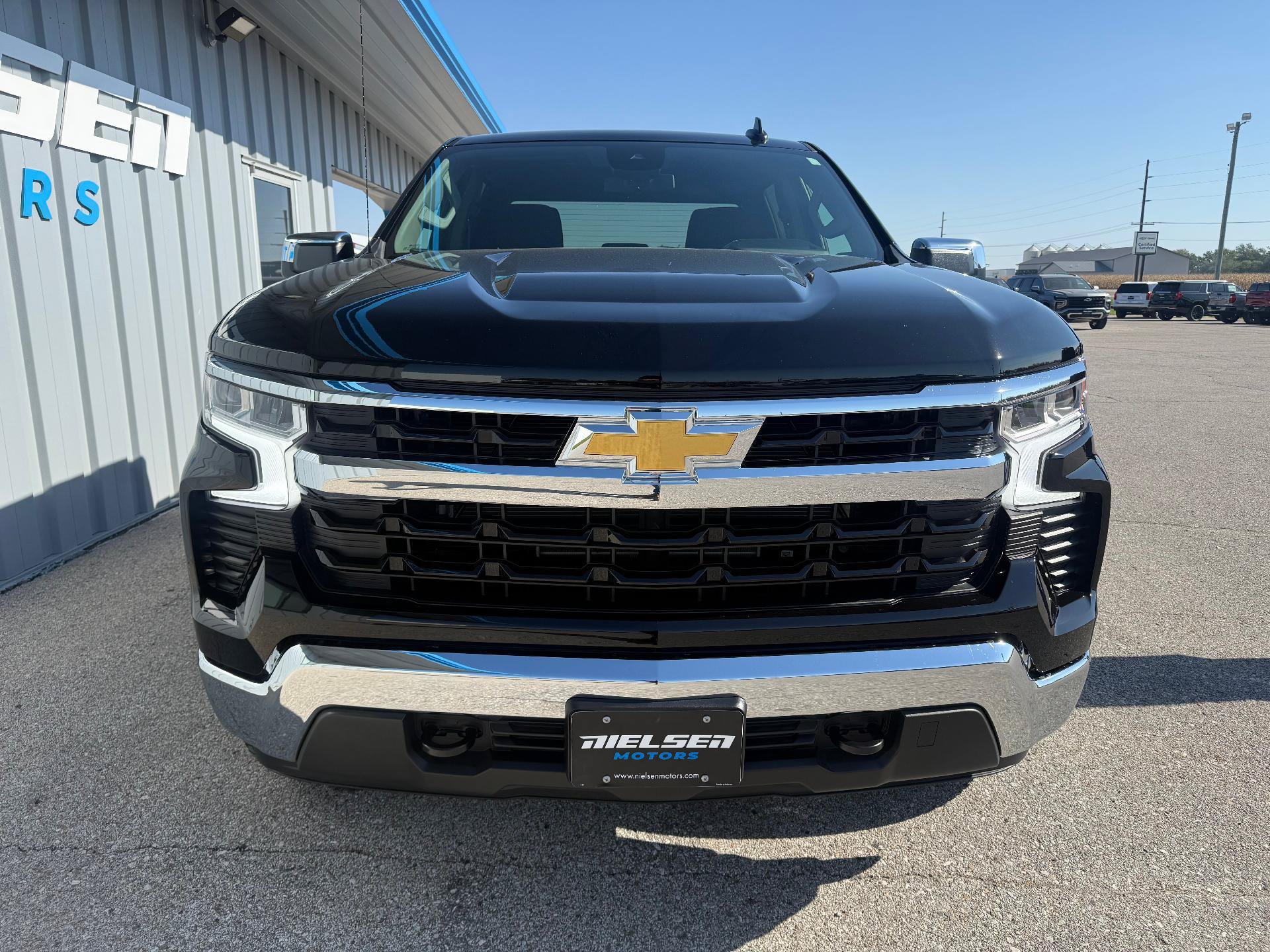 Used 2024 Chevrolet Silverado 1500 LT AWD/4WD image 3