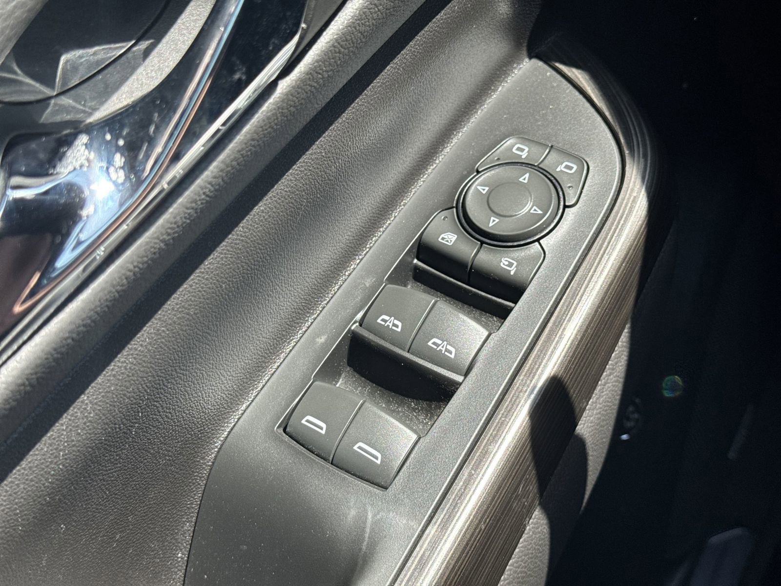 Used 2023 GMC Acadia SLT w/ Elevation Edition FWD image 15