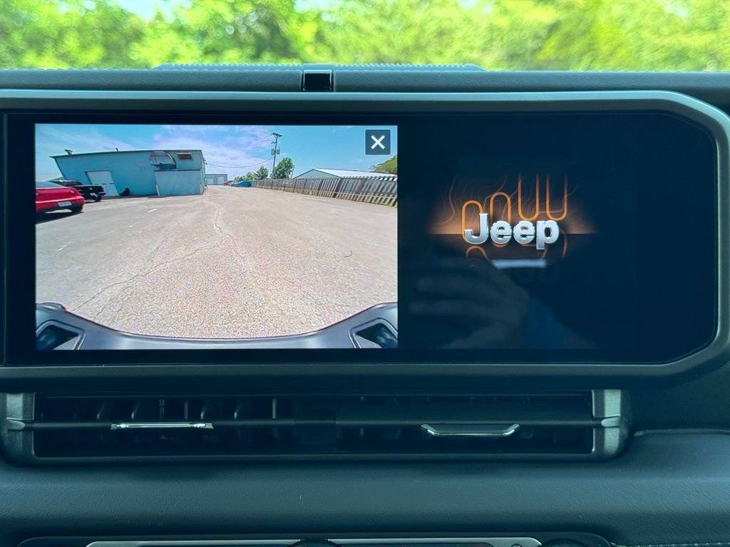 New 2025 Jeep Gladiator Sport w/ Premium Package image 17