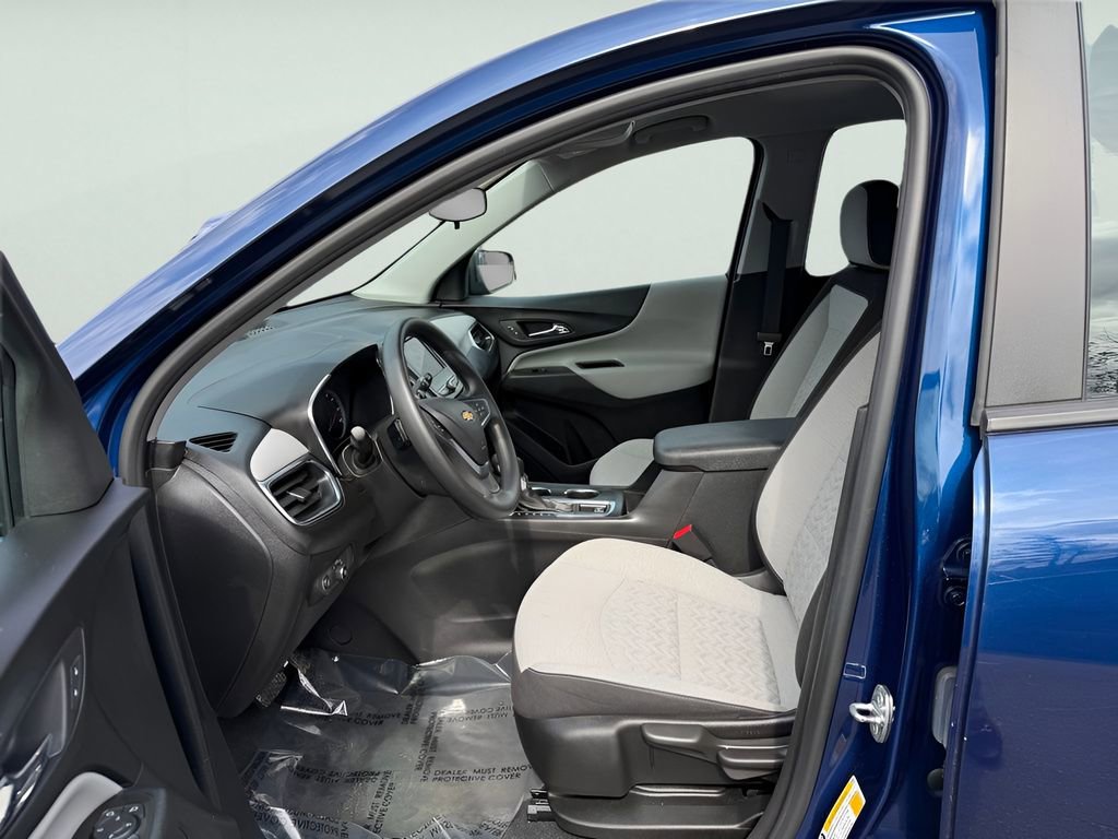Used 2023 Chevrolet Equinox LS w/ Driver Confidence II Package AWD/4WD image 16