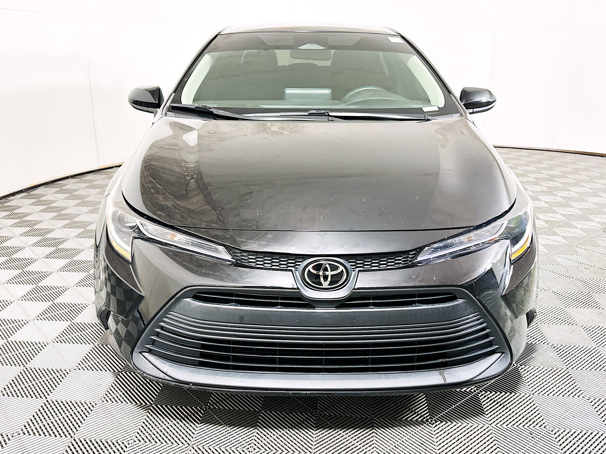 Used 2023 Toyota Corolla LE w/ LE Convenience Package FWD image 8