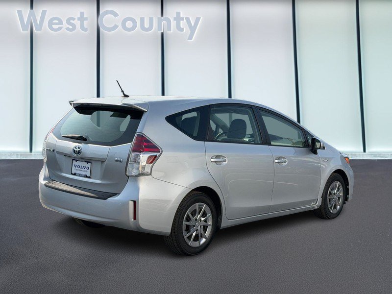 Used 2017 Toyota Prius V Two w/ Carpet Mat Package FWD video 2