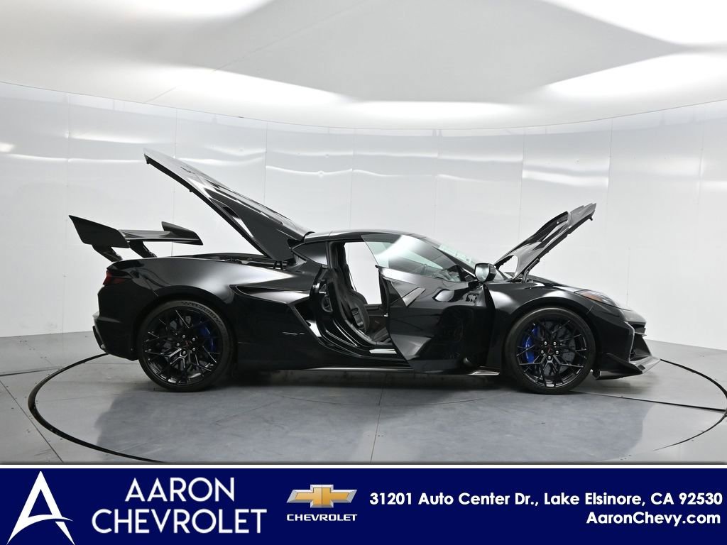 New 2026 Chevrolet Corvette ZR1 w/ ZR1 Carbon Fiber Aero Package image 3