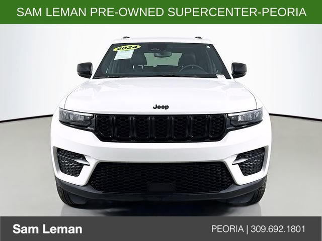 Used 2024 Jeep Grand Cherokee Altitude image 2