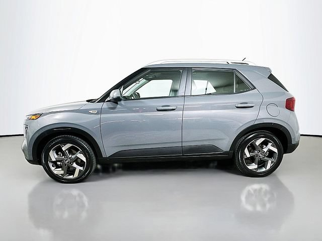 Used 2023 Hyundai Venue SEL w/ Cargo Package FWD image 4