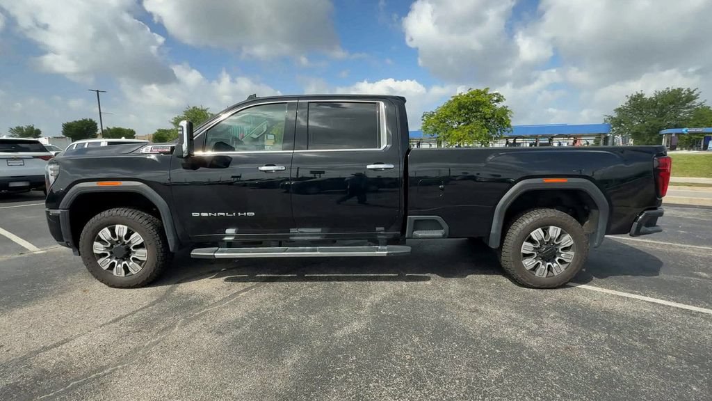 Used 2024 GMC Sierra 3500 Denali w/ Denali Reserve Package AWD/4WD image 5