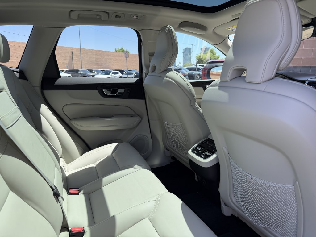 Used 2022 Volvo XC60 B5 Inscription w/ Advanced Package FWD image 41