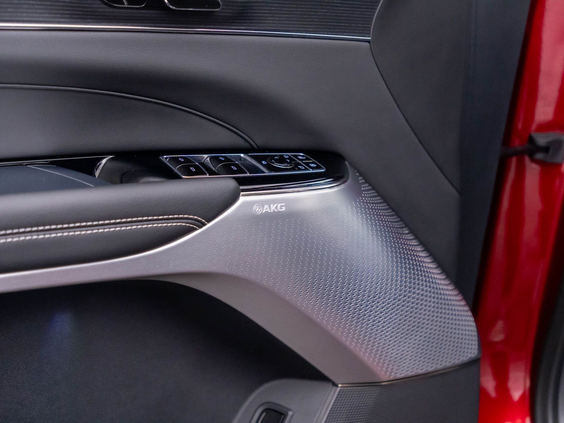 Used 2024 Cadillac Lyriq Luxury w/ LPO, Floor Liner Package image 17