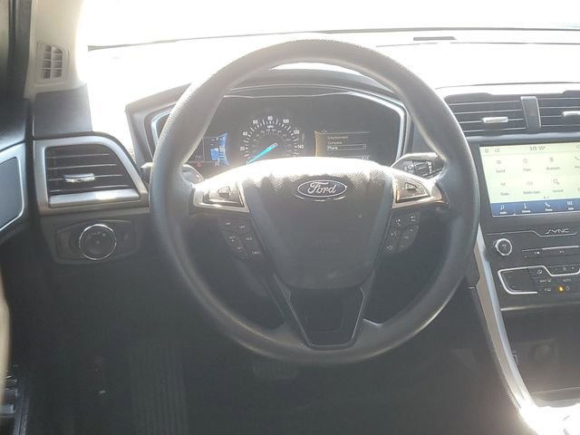 Used 2020 Ford Fusion SE image 11