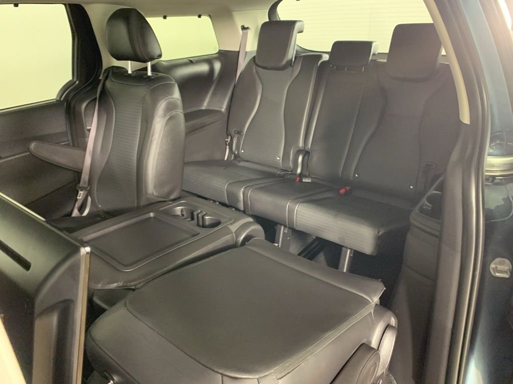 Used 2025 Kia Carnival SX Prestige image 35