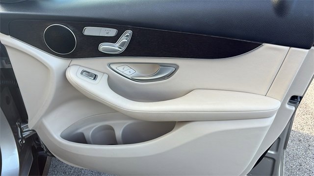 Used 2022 Mercedes-Benz GLC 300 image 33