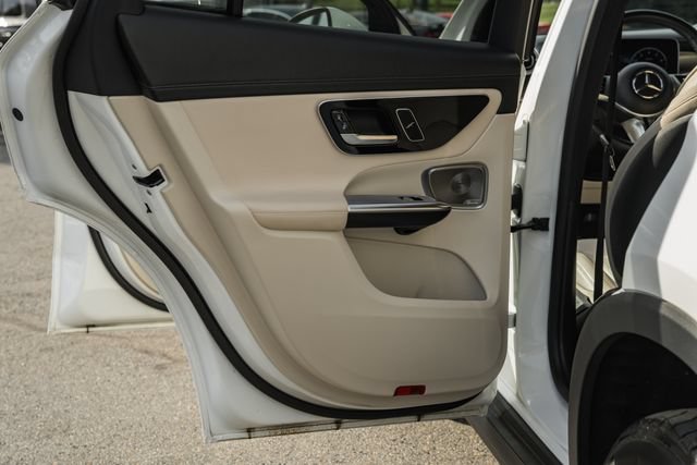 Used 2023 Mercedes-Benz GLC 300 4MATIC image 34