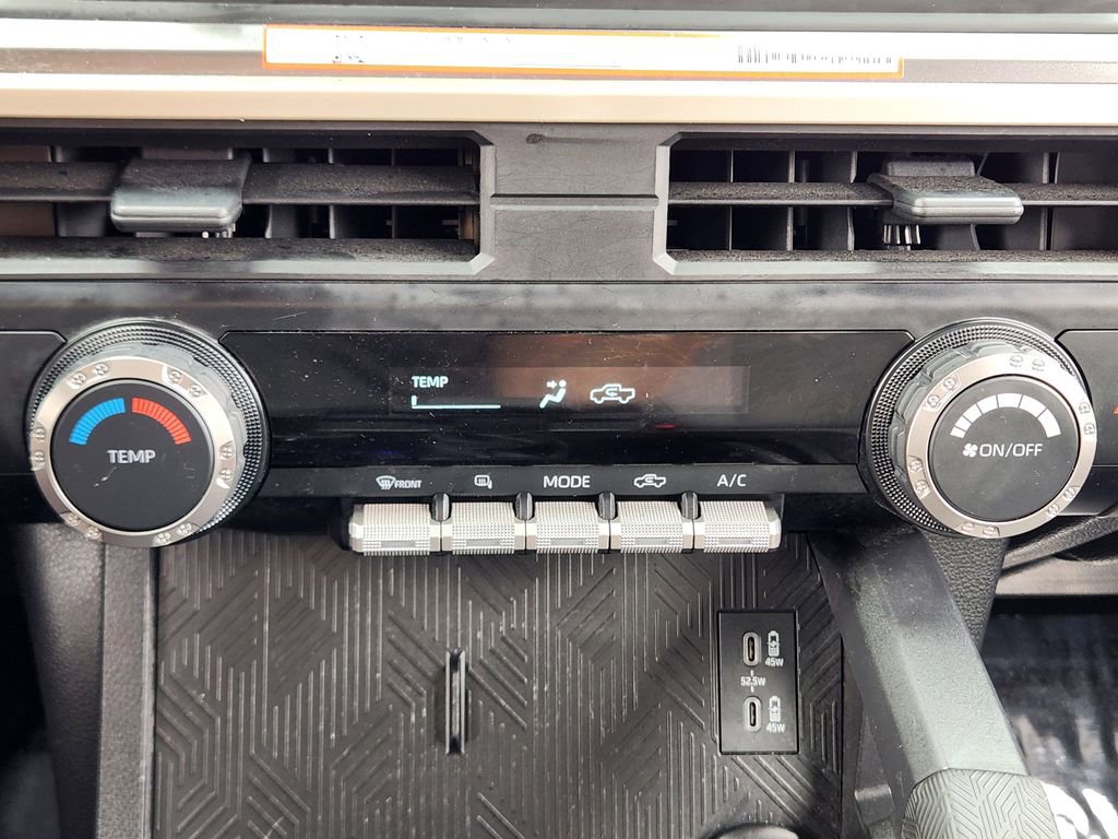 Used 2025 Toyota Tacoma SR5 AWD/4WD image 18