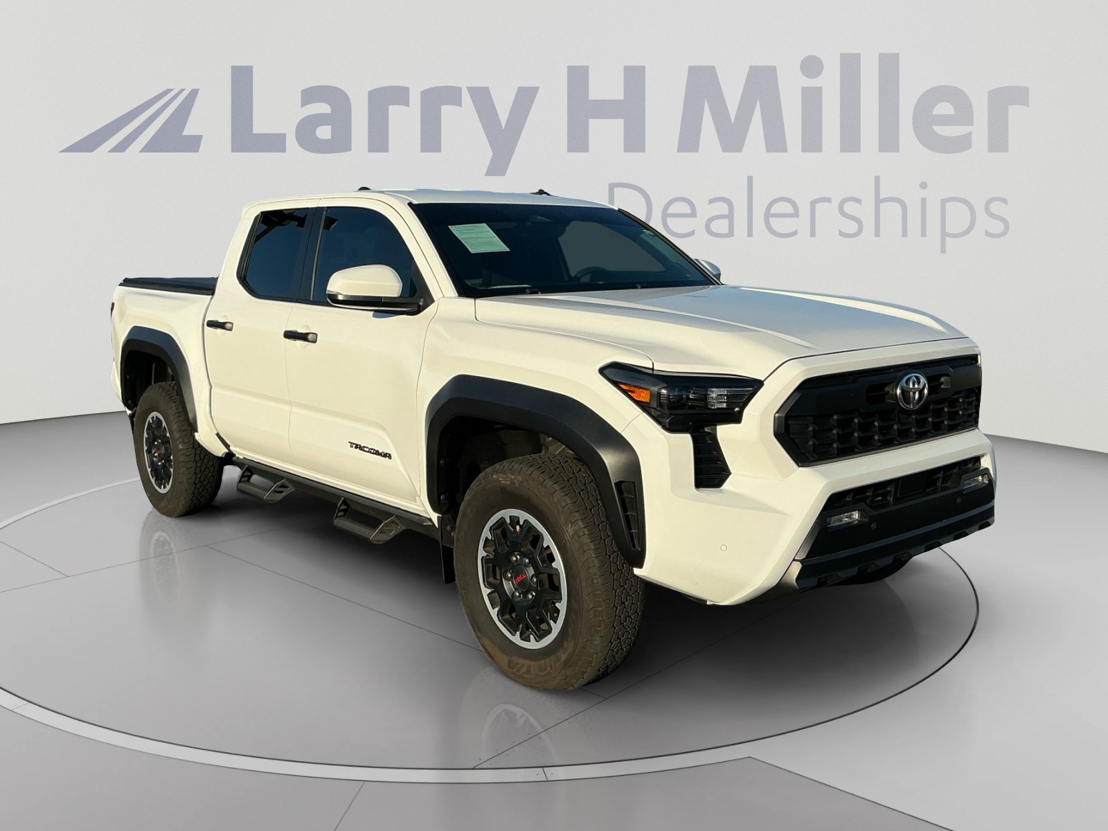 Used 2024 Toyota Tacoma TRD Off-Road w/ TRD Off Road Upgrade Package AWD/4WD image 7