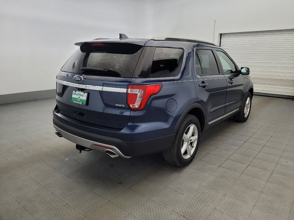 Used 2016 Ford Explorer XLT w/ Equipment Group 202A AWD/4WD image 9