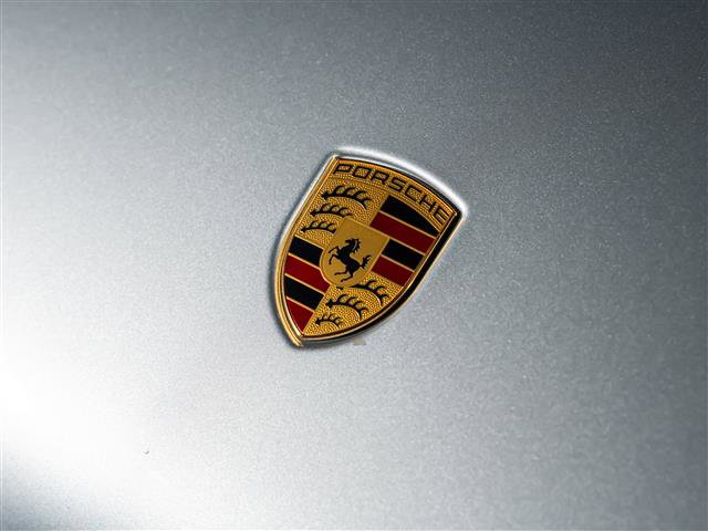 Certified 2025 Porsche Macan image 13