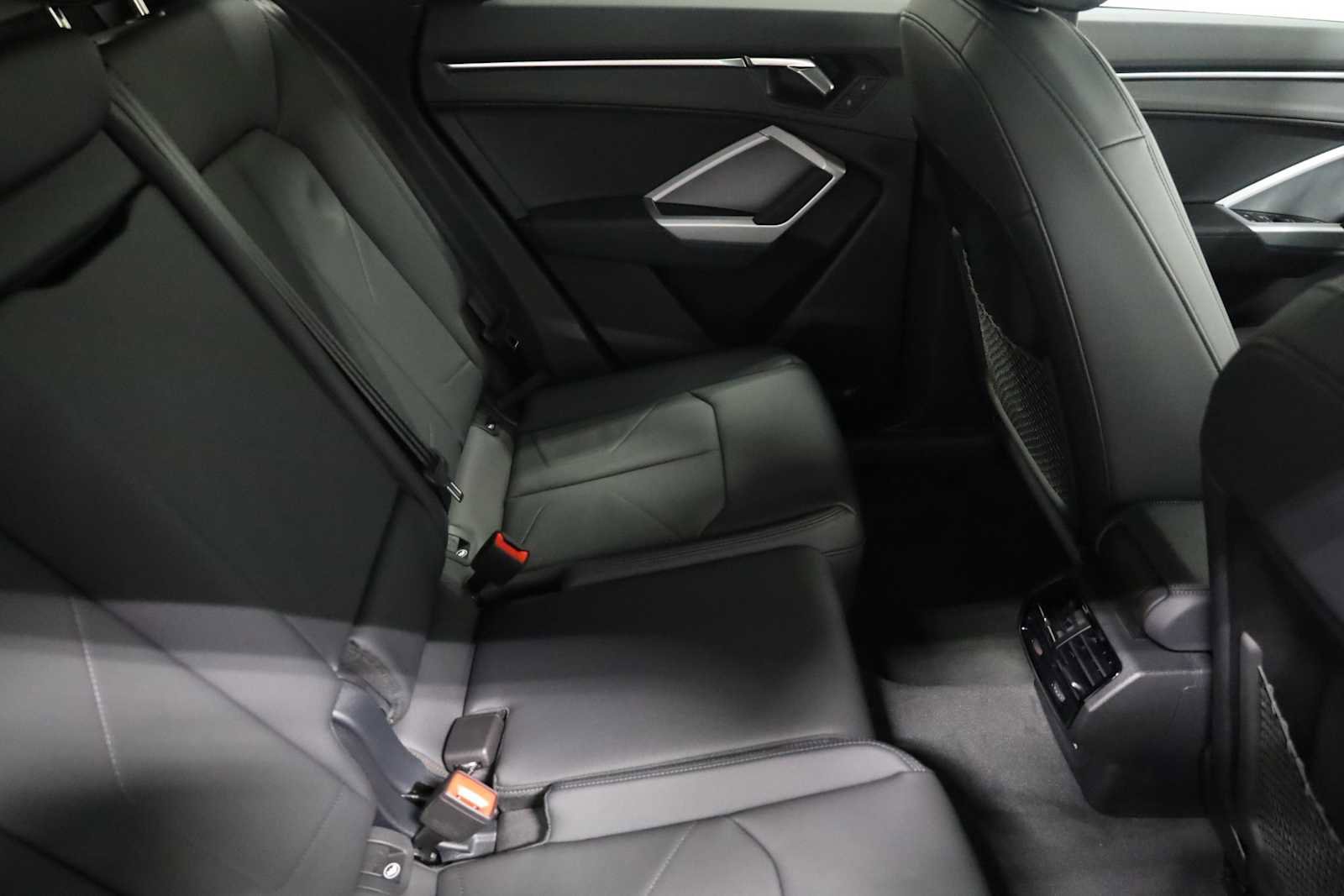 New 2025 Audi Q3 2.0T Premium image 41