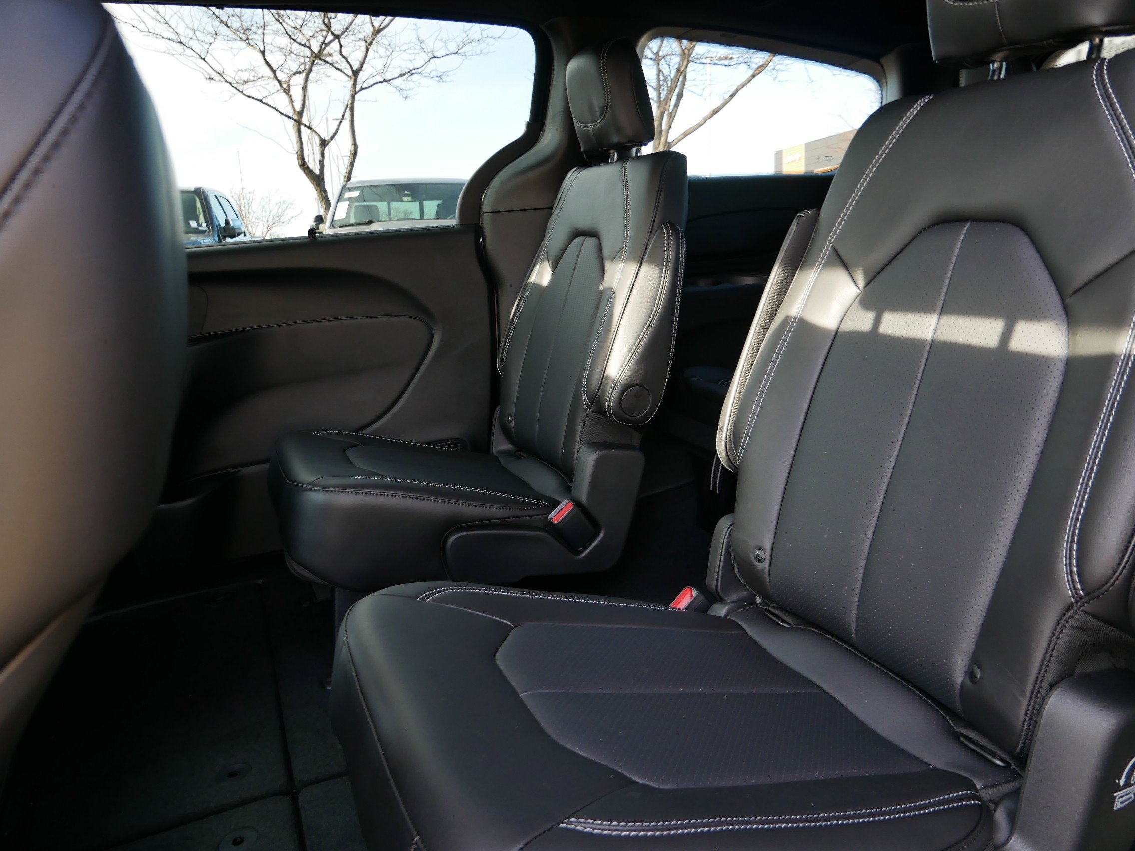 New 2026 Chrysler Pacifica Select image 10