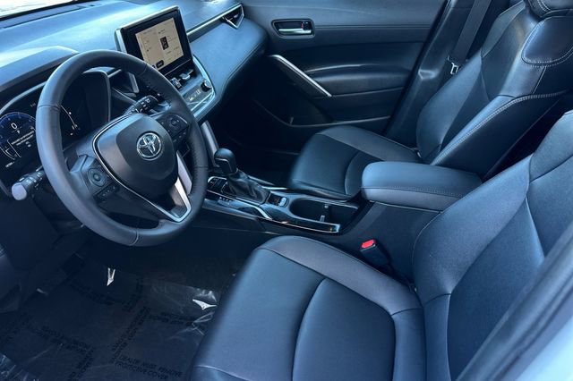 Used 2024 Toyota Corolla Cross XLE w/ Convenience Package image 11
